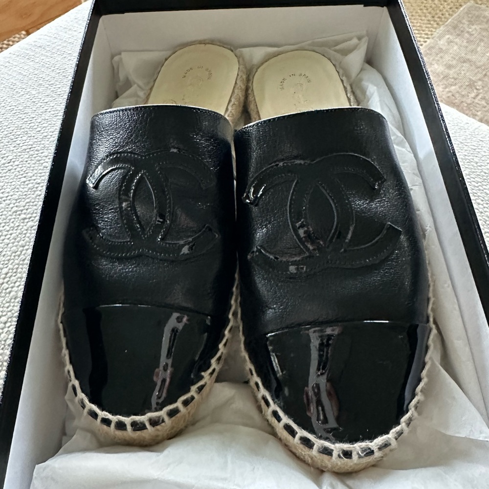 Chanel CC cap toe espadrille mules. Perfect condition! Original boxing included!